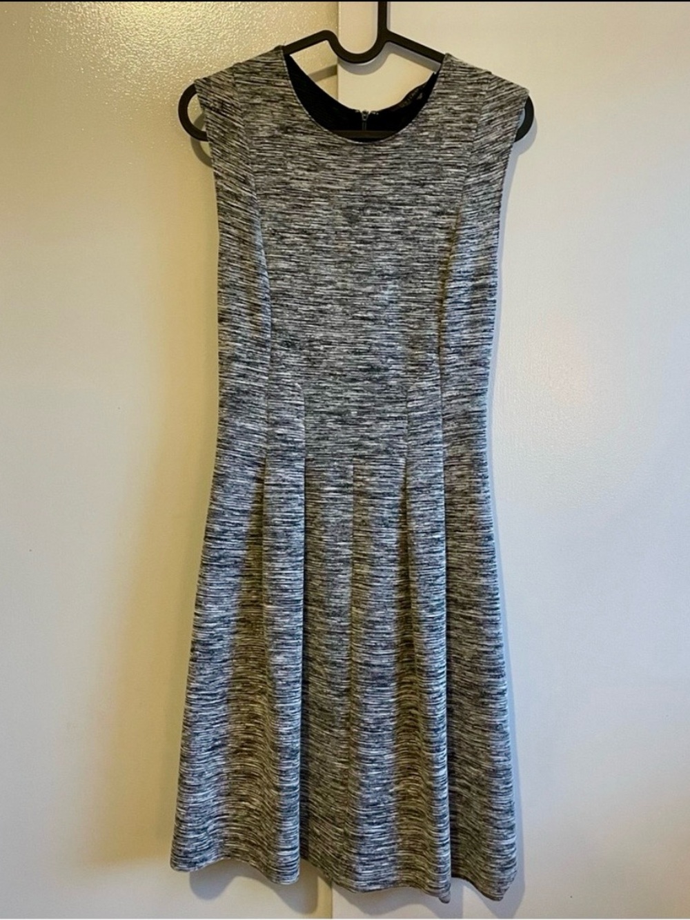 Dynamite Gray Fit & Flare Knee Length Crew Neck Dress XS Office Chic Minimalist